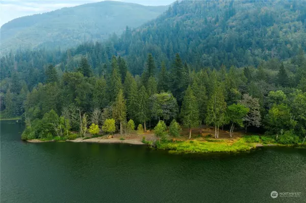 9267 Upper Frost Creek RD, Maple Falls, WA 98266