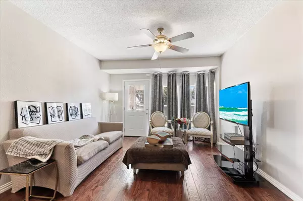 858 Magnolia Lane, Lancaster, TX 75146