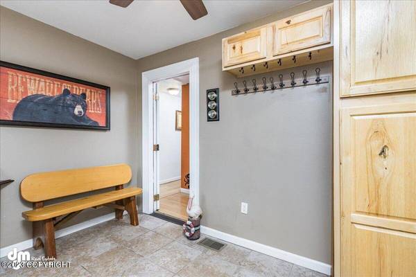 525 E 16th AVE, Anchorage, AK 99501