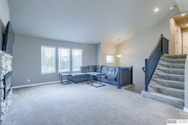 16702 Potter Street, Bennington, NE 68007