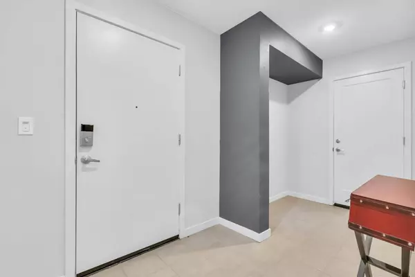 427 Lug LN, Sacramento, CA 95818