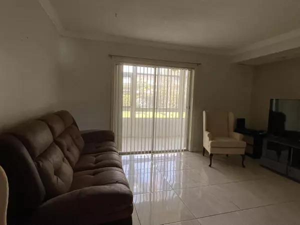 2647 N Garden DR 104, Lake Worth, FL 33461