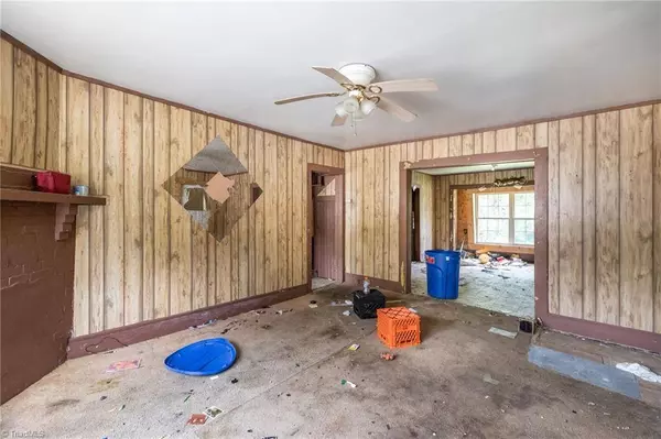 1226 Hoover AVE, High Point, NC 27260