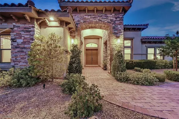 8465 S Valadez Street, Las Vegas, NV 89113