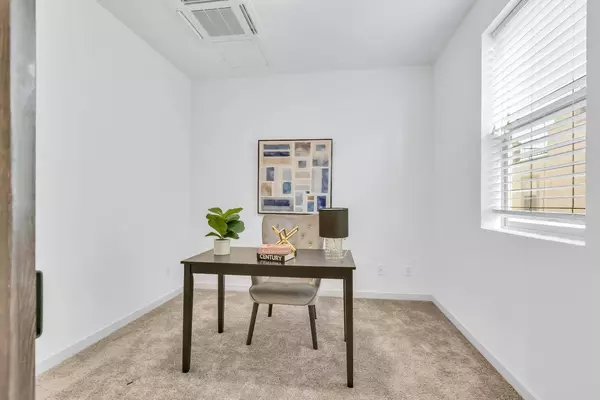 427 Lug LN, Sacramento, CA 95818