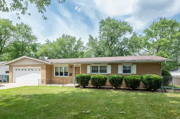 2205 W Acres RD, Joliet, IL 60435