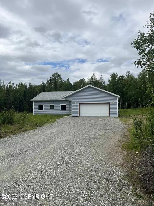 2908 N Sally Mae CIR, Houston, AK 99623