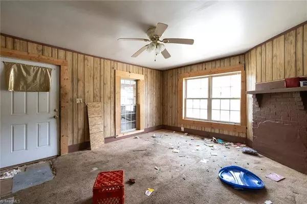 1226 Hoover AVE, High Point, NC 27260