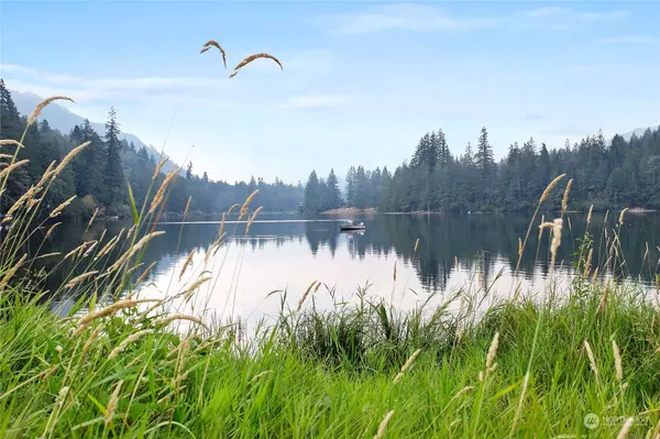 9267 Upper Frost Creek RD, Maple Falls, WA 98266