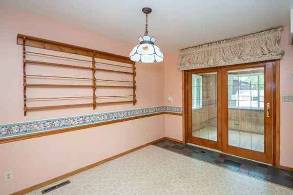 2205 W Acres RD, Joliet, IL 60435