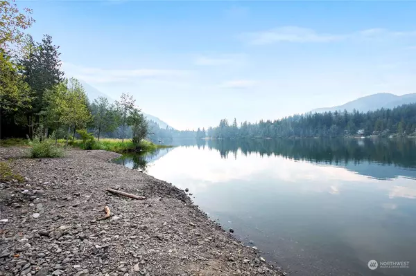 9267 Upper Frost Creek RD, Maple Falls, WA 98266