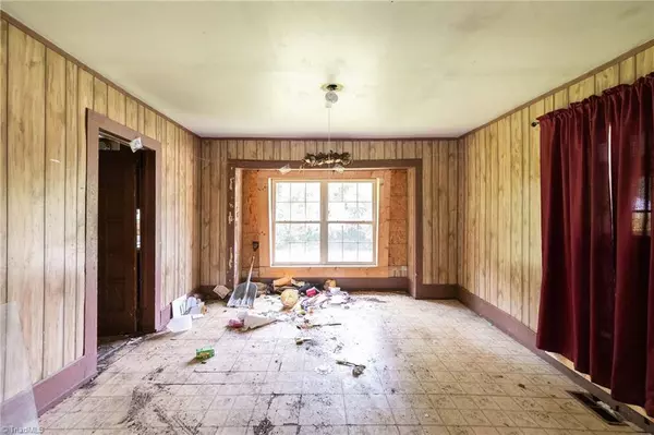 1226 Hoover AVE, High Point, NC 27260