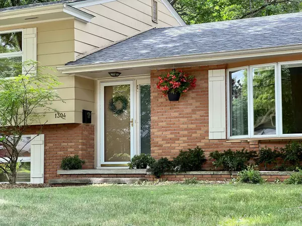 1304 4th ST S, Stillwater, MN 55082