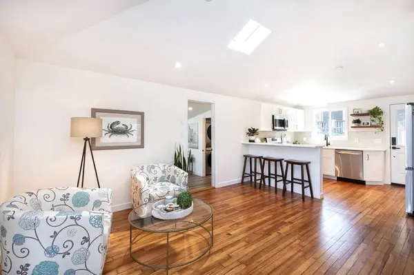 7 Adams Ave, Kingston, MA 02364