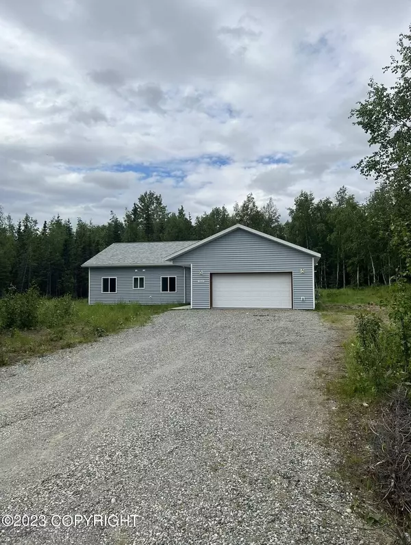 2908 N Sally Mae CIR, Houston, AK 99623