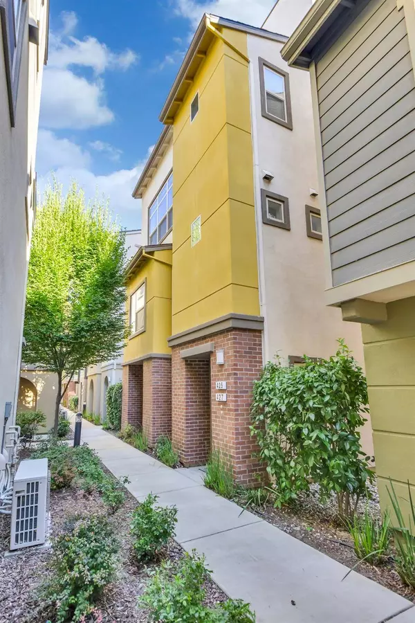 427 Lug LN, Sacramento, CA 95818