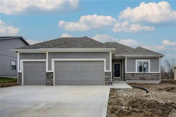 907 NW Crestwood DR, Grain Valley, MO 64029