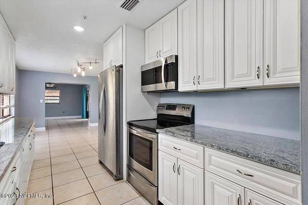 3031 CARREVERO DR W, Jacksonville, FL 32216