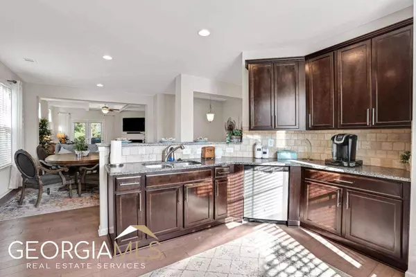 1981 Paxton Ridge LN, Lilburn, GA 30047