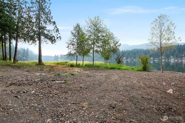 9267 Upper Frost Creek RD, Maple Falls, WA 98266