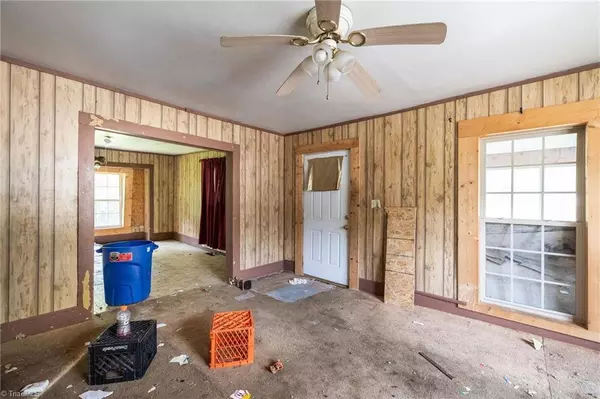 1226 Hoover AVE, High Point, NC 27260