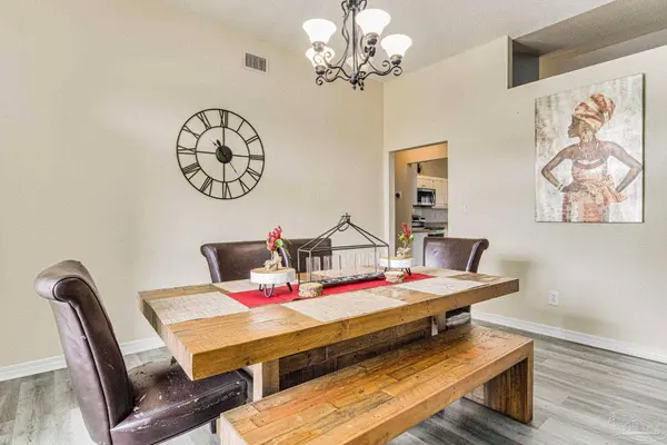 6235 Suntan Cir, Pensacola, FL 32526