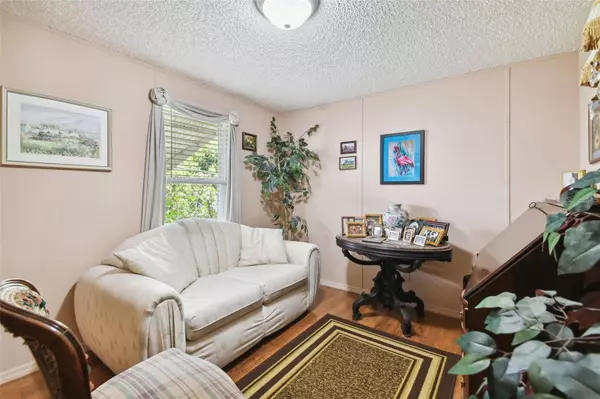 585 SKY HARBOR DR #221, Clearwater, FL 33759