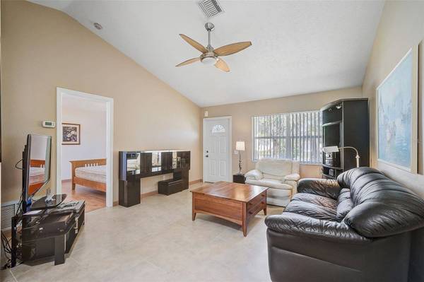 161 S VENICE BLVD, Venice, FL 34293