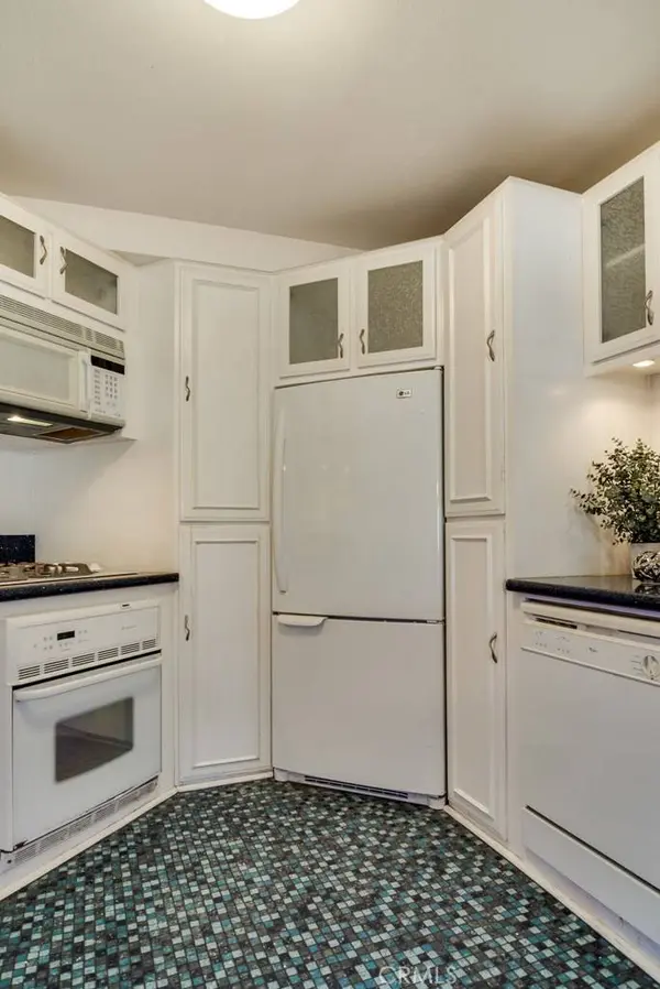 220 Nice LN #201, Newport Beach, CA 92663