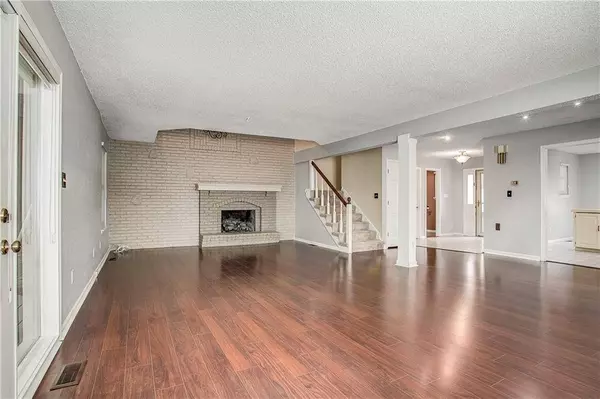 7054 Lakeshore DR, Raytown, MO 64133