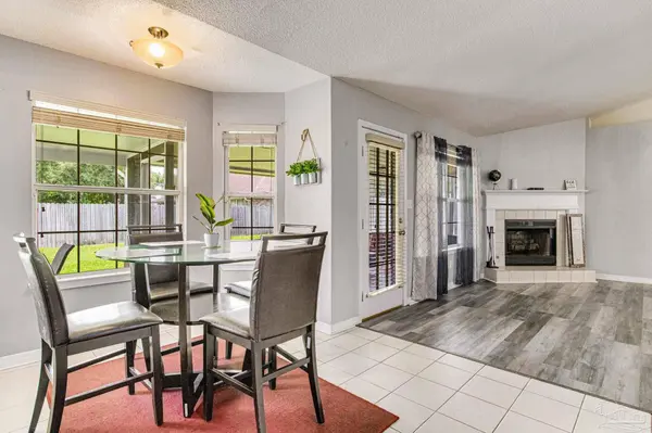 6235 Suntan Cir, Pensacola, FL 32526