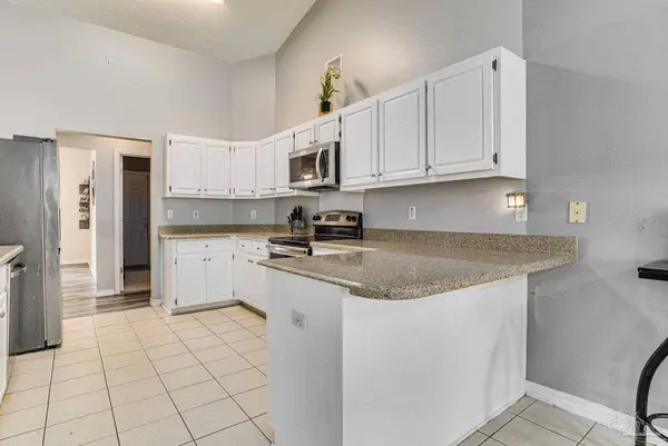 6235 Suntan Cir, Pensacola, FL 32526