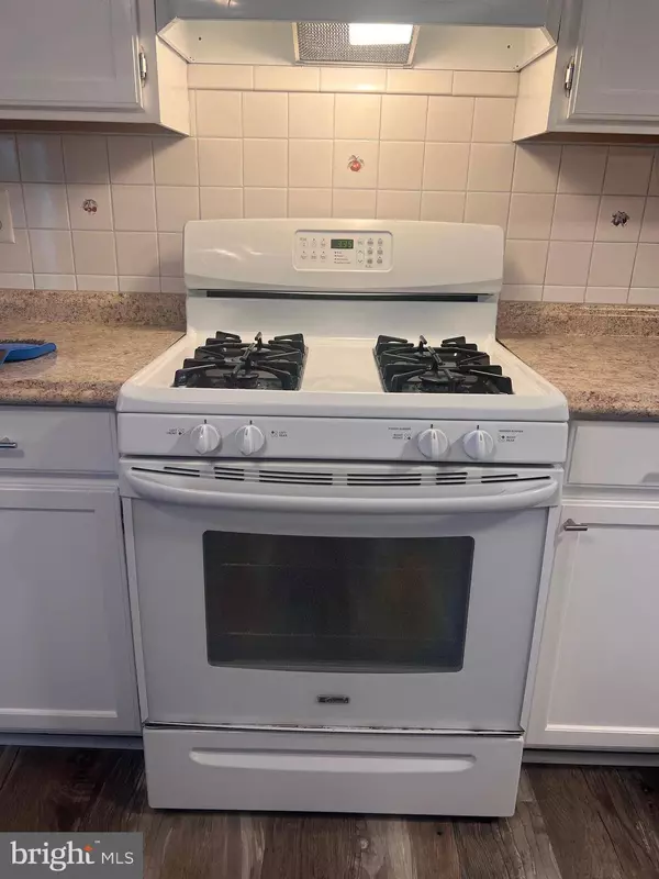 33 GRANT LN, Berlin, NJ 08009