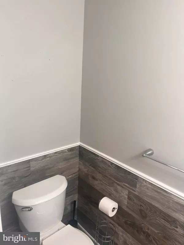 33 GRANT LN, Berlin, NJ 08009