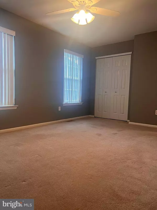 33 GRANT LN, Berlin, NJ 08009