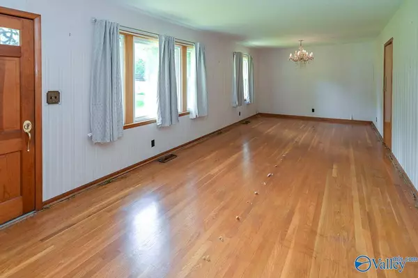 2305 Morningside Drive NW, Huntsville, AL 35810