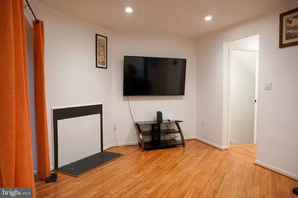 9132 LAMBSKIN LN, Columbia, MD 21045