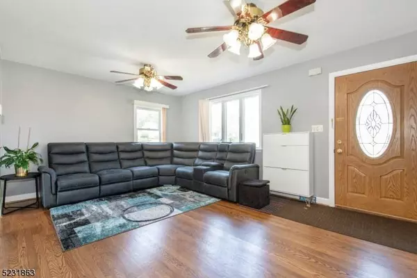 37 Birchwood Ter, Clifton City, NJ 07012