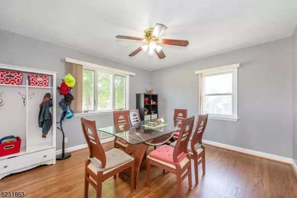 37 Birchwood Ter, Clifton City, NJ 07012