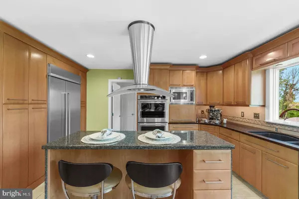 5 E RIDGE RD, Skillman, NJ 08558