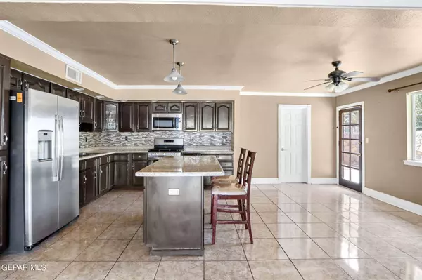 9216 Omar Bradley Drive, El Paso, TX 79924