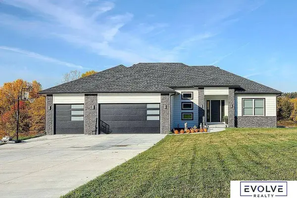 9790 Otter Trail, Plattsmouth, NE 68048