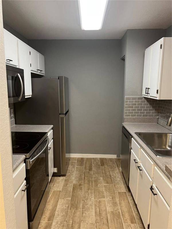 8933 MANOR LOOP #204, Lakewood Ranch, FL 34202