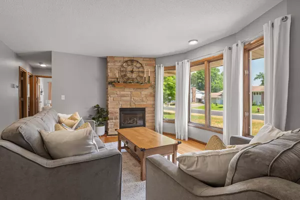 4857 Flag AVE N, New Hope, MN 55428