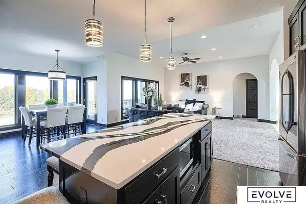 9790 Otter Trail, Plattsmouth, NE 68048