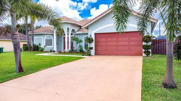 833 SW Janette AVE, Port Saint Lucie, FL 34952