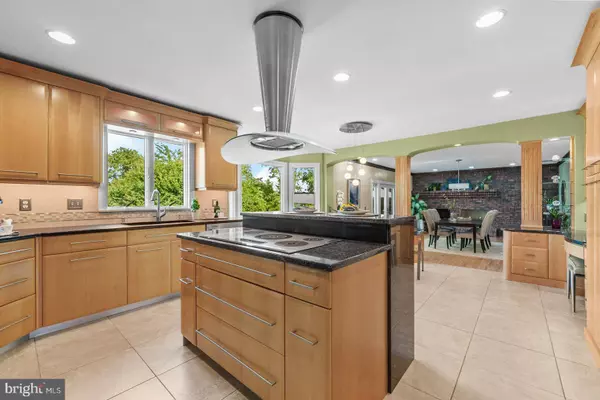 5 E RIDGE RD, Skillman, NJ 08558