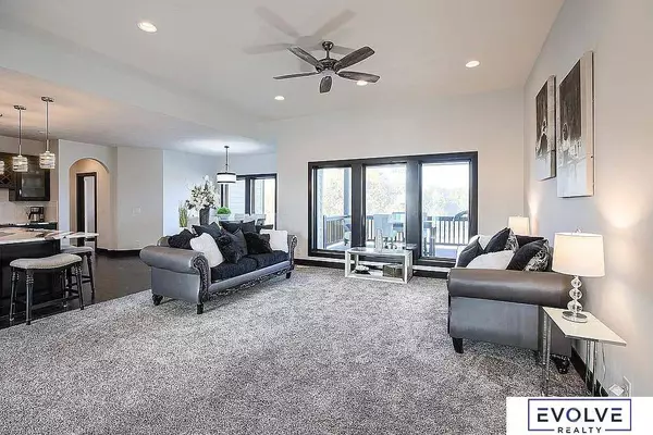 9790 Otter Trail, Plattsmouth, NE 68048