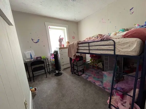 147 Pleasant St, Gardner, MA 01440