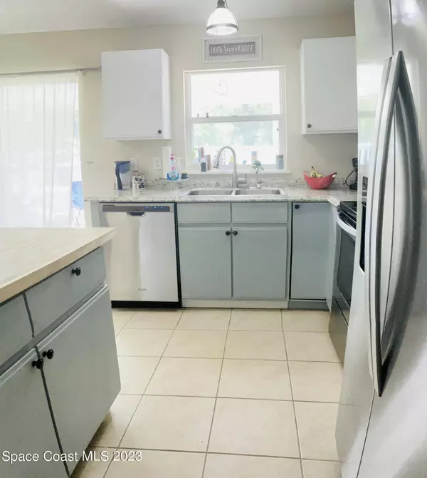 230 Gertrude Avenue SW, Palm Bay, FL 32908